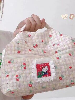 Cute Quilted Cosmetic Bag Featuring Hello Kitty Large Capacity Travel Makeup